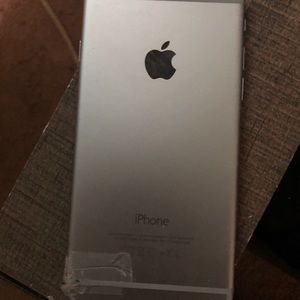 iPhone 6s in working condition just need new screen!